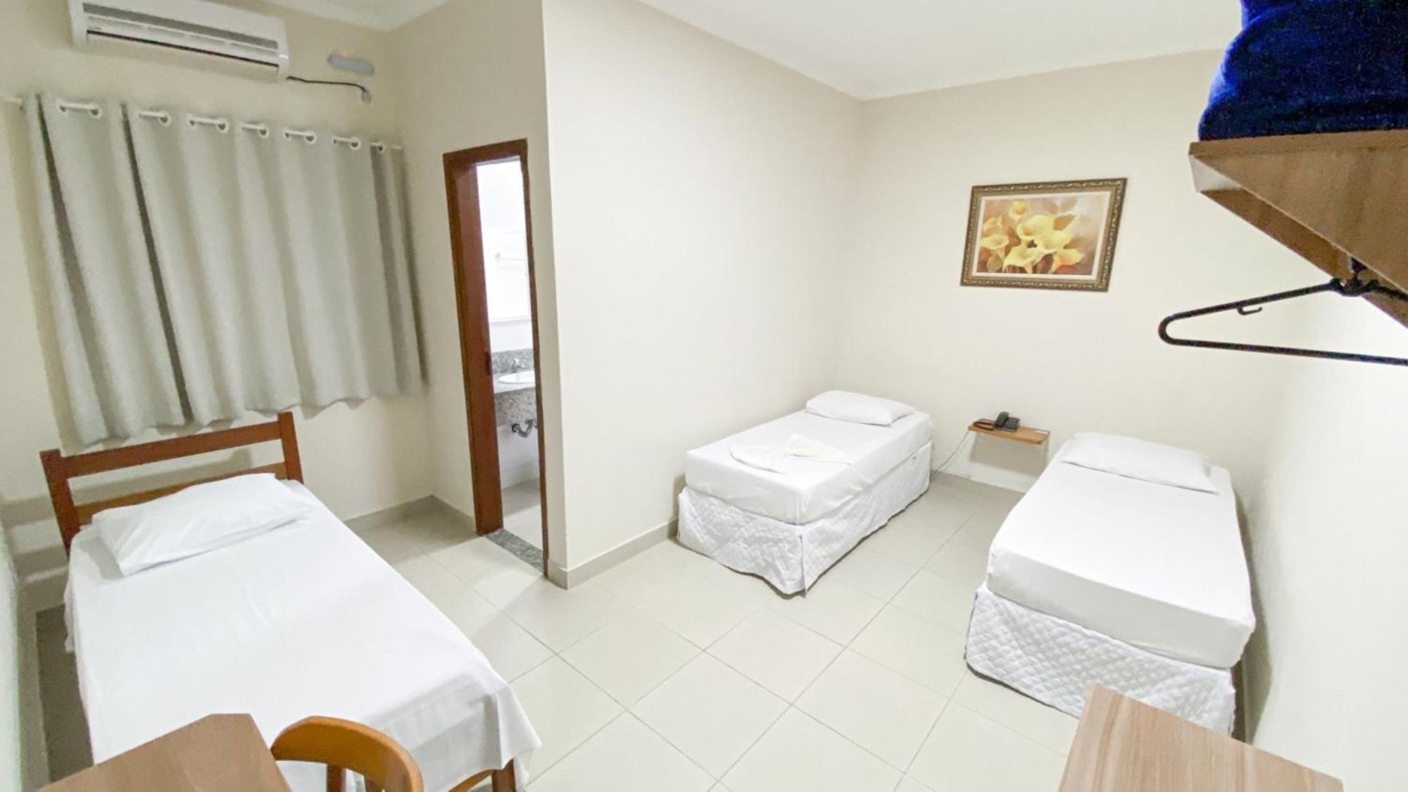 Hotel Graal Inn Келуз Стая снимка